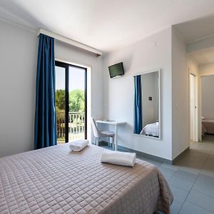 Deluxe Family Suite